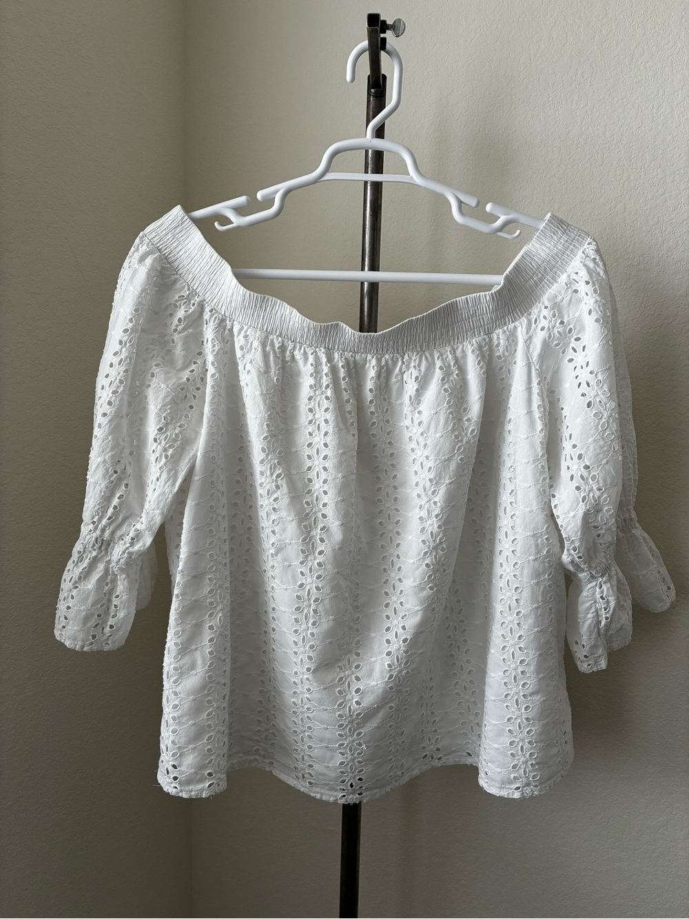 a.n.a. sz XL White Eyelet Lace Off-Shoulder Trapeze Blouse 100% Cotton Feminine